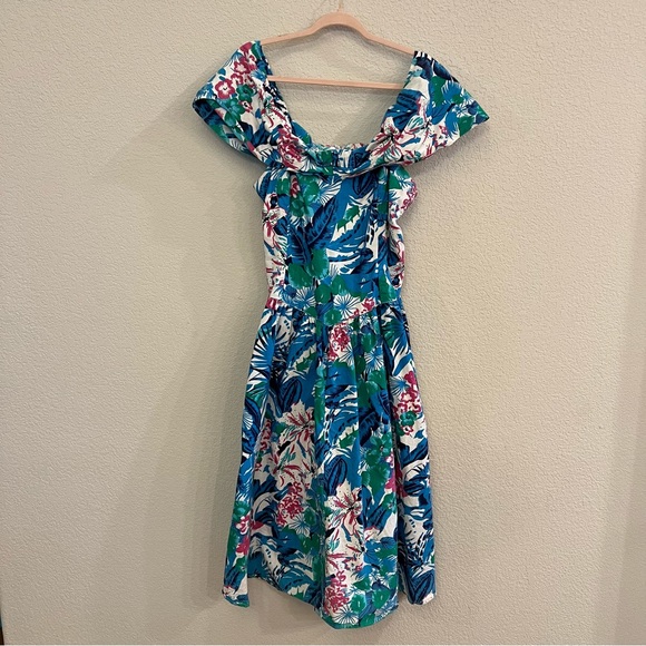 Vintage Inspired Off the Shoulder Skater Dress With Floral Hawaiian Print - Picture 11 of 12